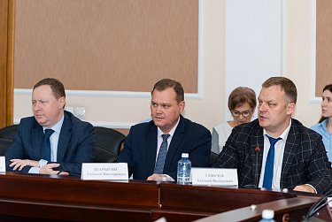 В повестке – бюджет и дополнительные требования к легковому такси